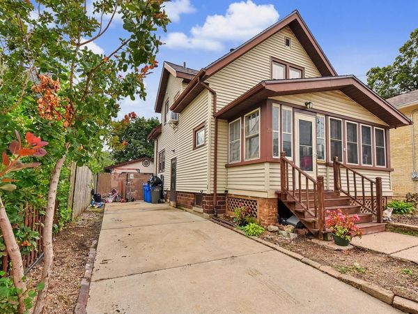 211 N 10th STREET, Watertown, WI 53094
