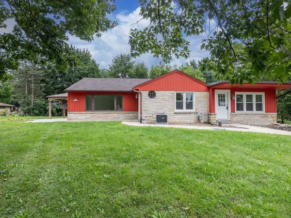 N69W20947 Pleasant STREET, Menomonee Falls, WI 53051