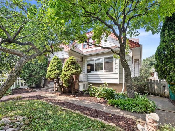 1816 E Beverly ROAD, Shorewood, WI 53211