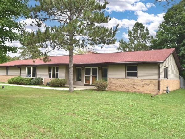 W326S3530 Mesa TRAIL, Dousman, WI 53118