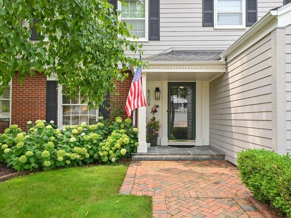 6209 N Berkeley BOULEVARD, Whitefish Bay, WI 53217