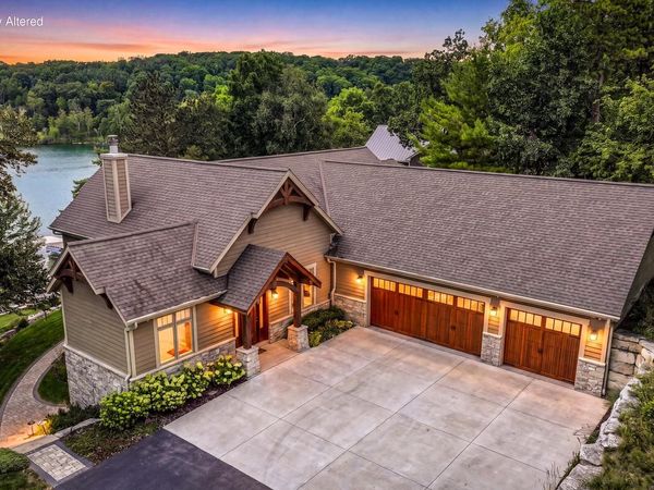 5531 Peters DRIVE, West Bend, WI 53095