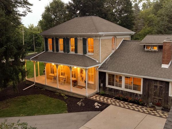 238 W Main STREET, Delafield, WI 53018