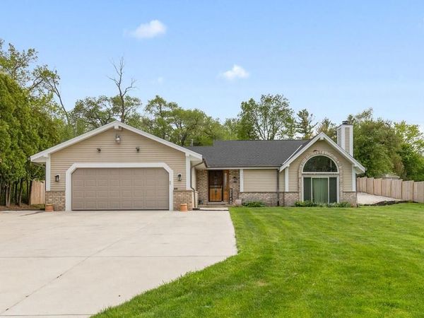 9201 W County Line ROAD, Milwaukee, WI 53224