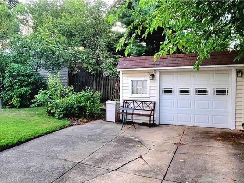 11807 Hastings Road, Garfield Heights, OH 44125 Photo 18