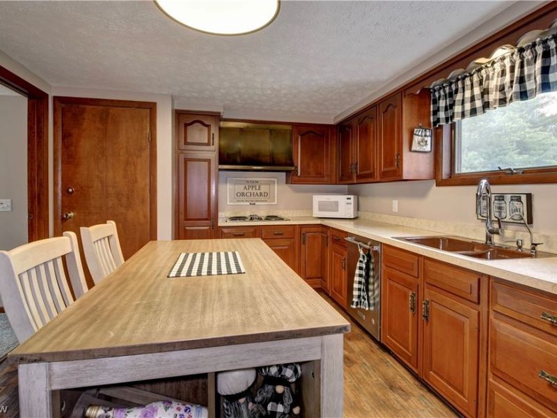 5201 Richville Drive SW, Navarre, OH 44662 Photo 10