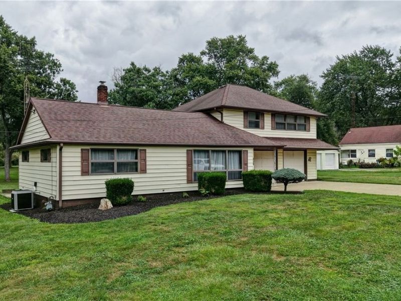 5201 Richville Drive SW, Navarre, OH 44662 Photo 2