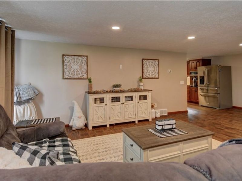 5201 Richville Drive SW, Navarre, OH 44662 Photo 4