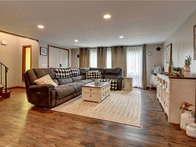 5201 Richville Drive SW, Navarre, OH 44662 Photo 5