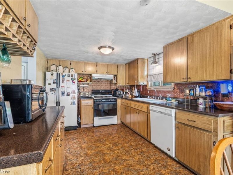 823 N Rockhill Avenue, Alliance, OH 44601 Photo 13