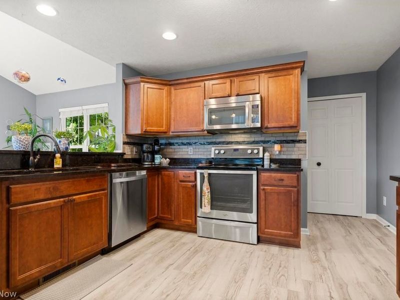 33269 Canterbury Road, Avon Lake, OH 44012 Photo 14