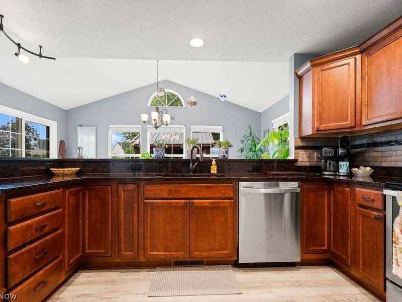 33269 Canterbury Road, Avon Lake, OH 44012 Photo 15