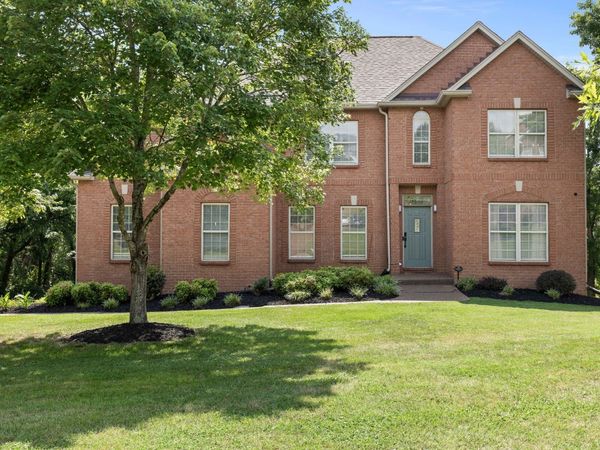 812 Lynn Dr , Goodlettsville, TN 37072