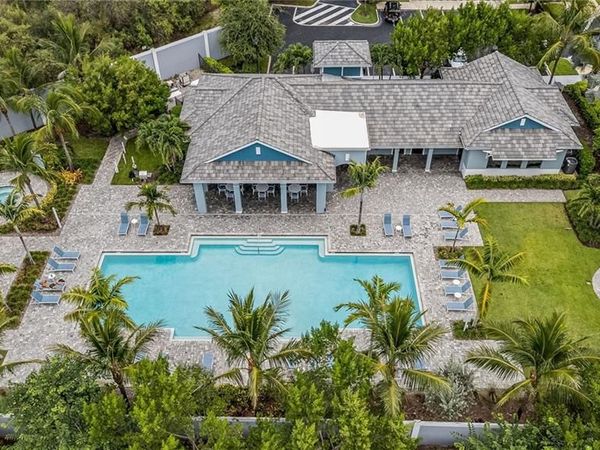 2647 Seychelles CIR, Unit 2206, NAPLES, FL 34112