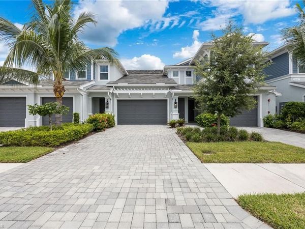 2647 Seychelles CIR, Unit 2206, NAPLES, FL 34112