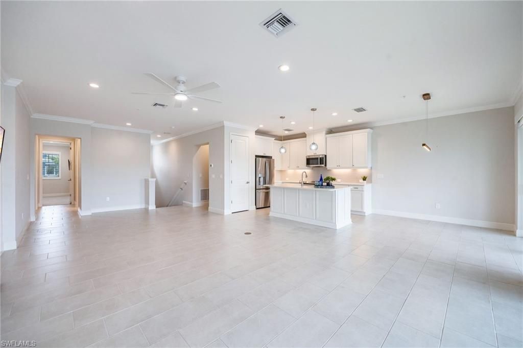2647 Seychelles Cir, Unit 2206, Naples, FL 34112 Photo