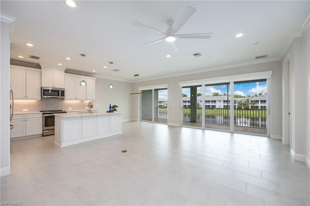 2647 Seychelles Cir, Unit 2206, Naples, FL 34112 Photo