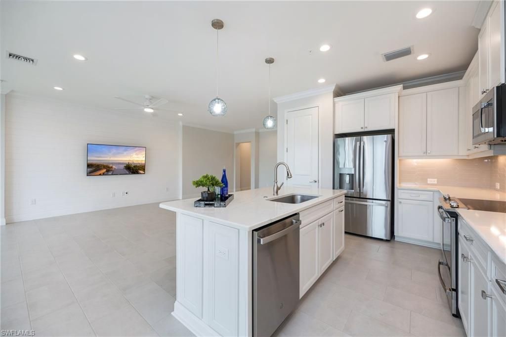 2647 Seychelles Cir, Unit 2206, Naples, FL 34112 Photo
