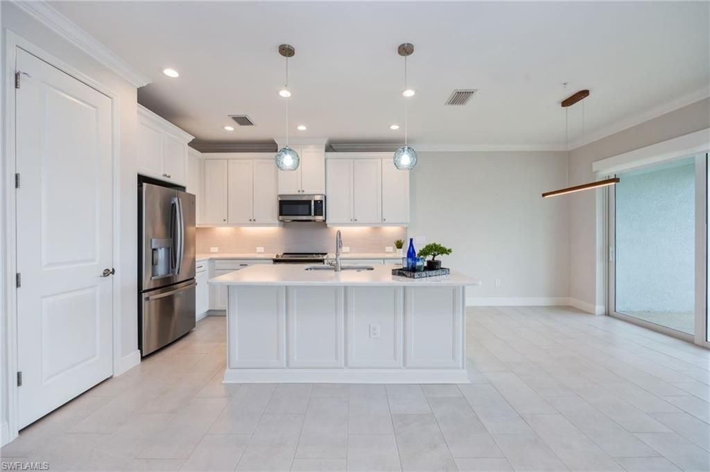 2647 Seychelles Cir, Unit 2206, Naples, FL 34112 Photo
