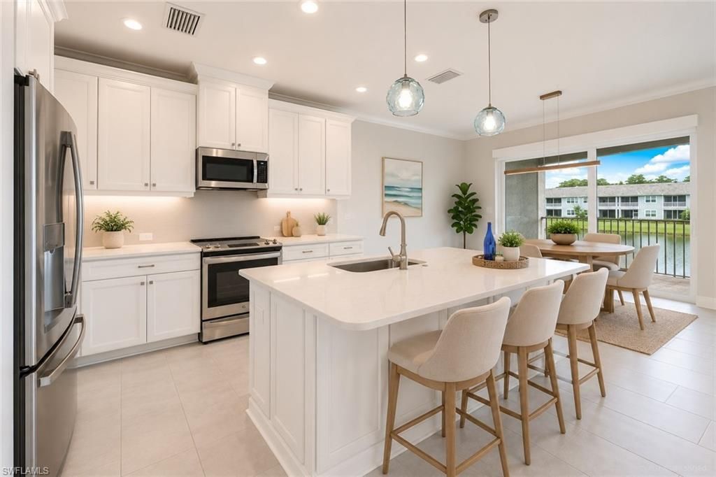 2647 Seychelles Cir, Unit 2206, Naples, FL 34112 Photo
