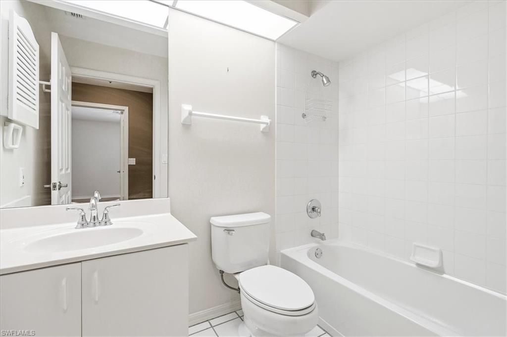 2526 Orchid Bay Dr, Unit 202, Naples, FL 34109 Photo
