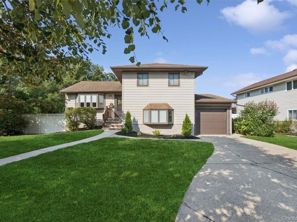 52 Narcissus Avenue , Jericho, NY 11753