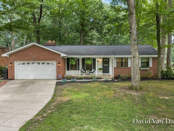 4930 Poinsettia Avenue SE, Kentwood, MI 49508