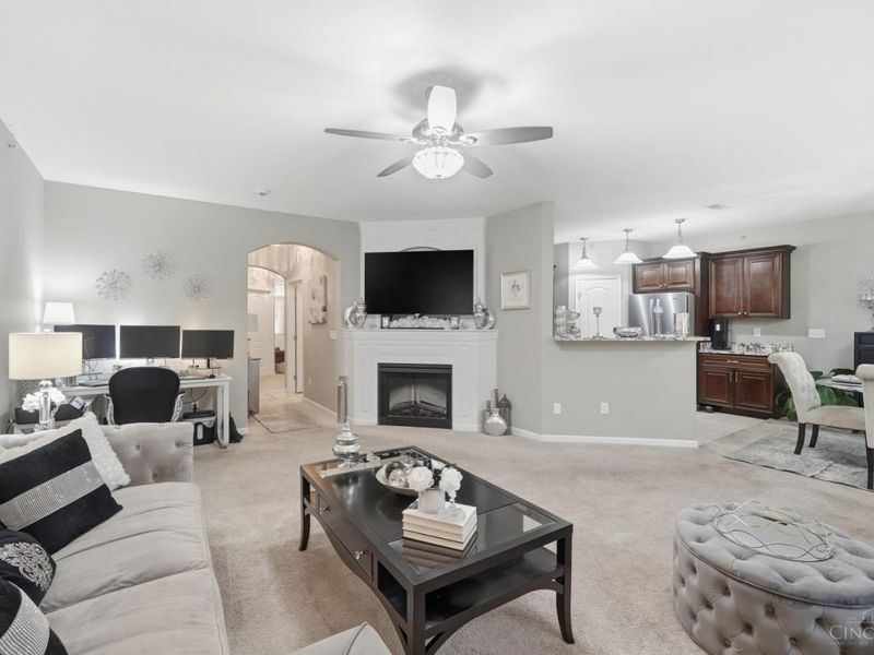 7464 Bridge Point Drive, Green Township, OH 45248 Photo 8