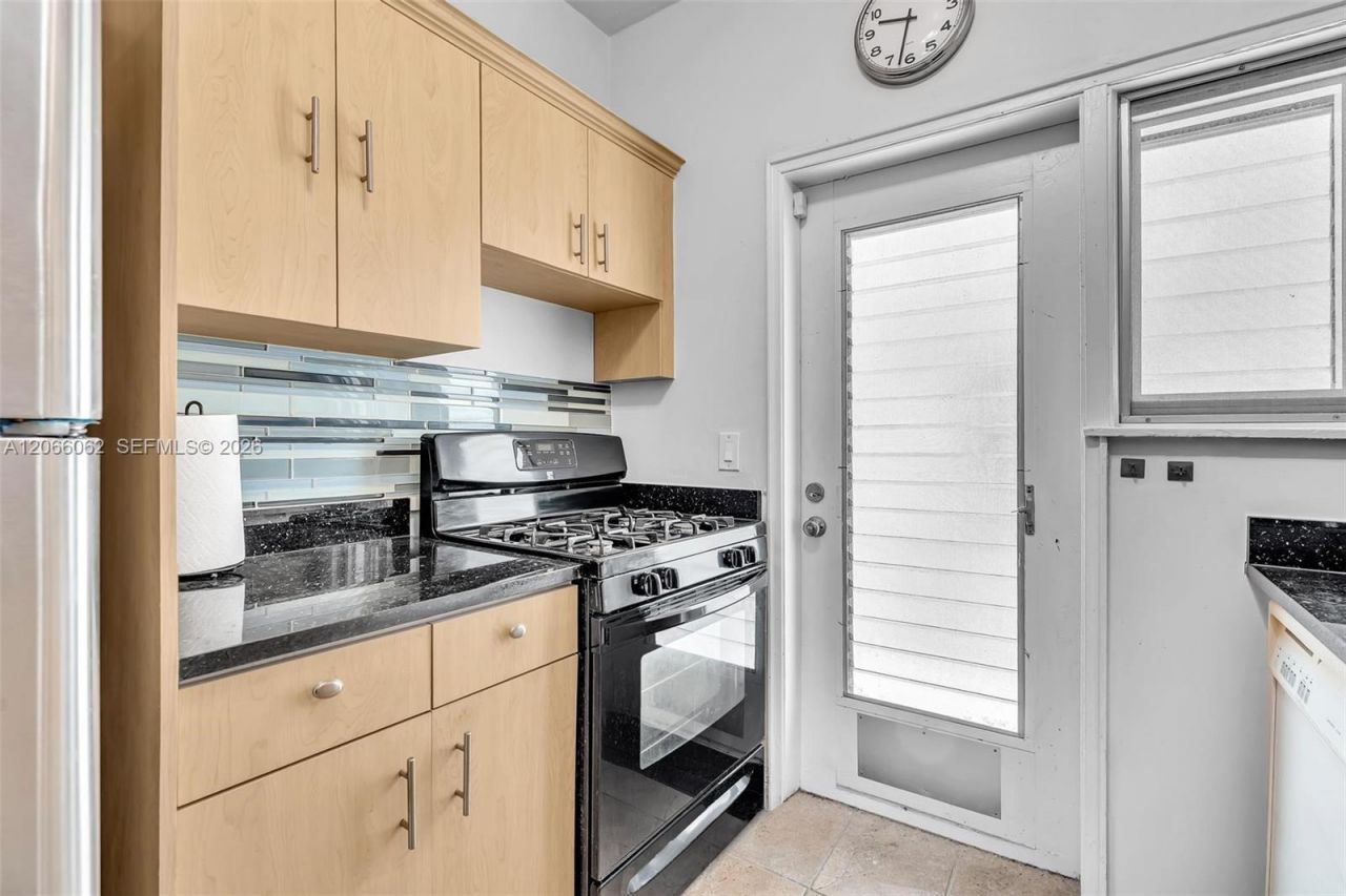 736 12th St , Unit 5, Miami Beach, FL 33139 Photo