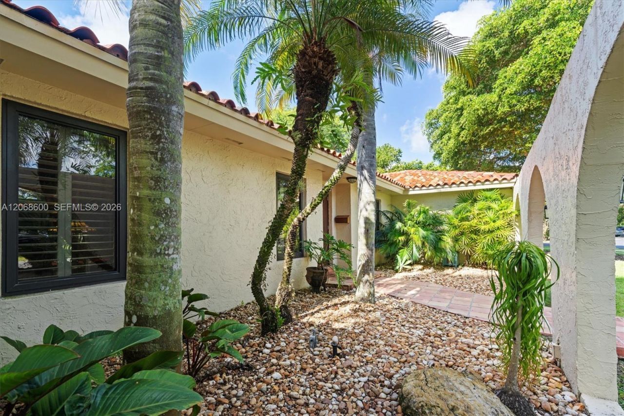 7190 SW 100th St, Pinecrest, FL 33156 Photo