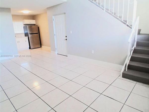 2770 W 60th Pl , Unit 201, Hialeah, FL 33016