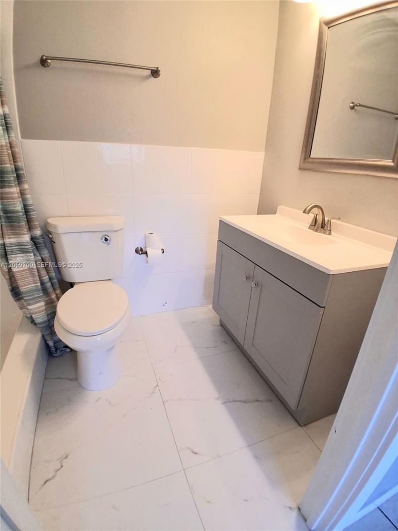 2770 W 60th Pl, Unit 201, Hialeah, FL 33016 Photo