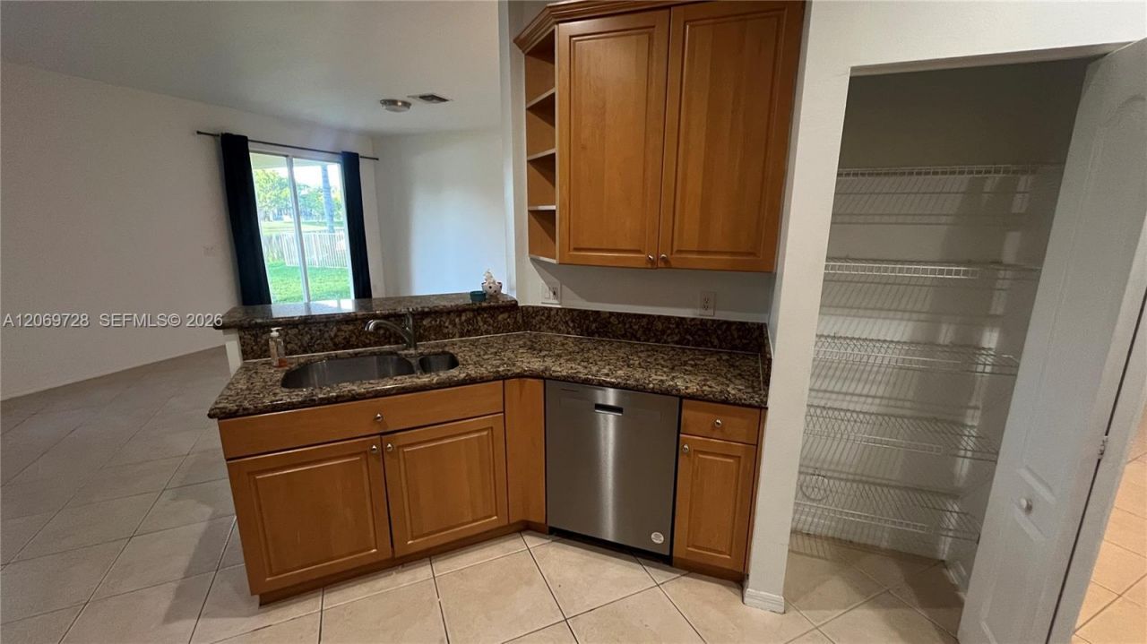 19351 SW 61st St, Unit 19351, Pembroke Pines, FL 33332 Photo