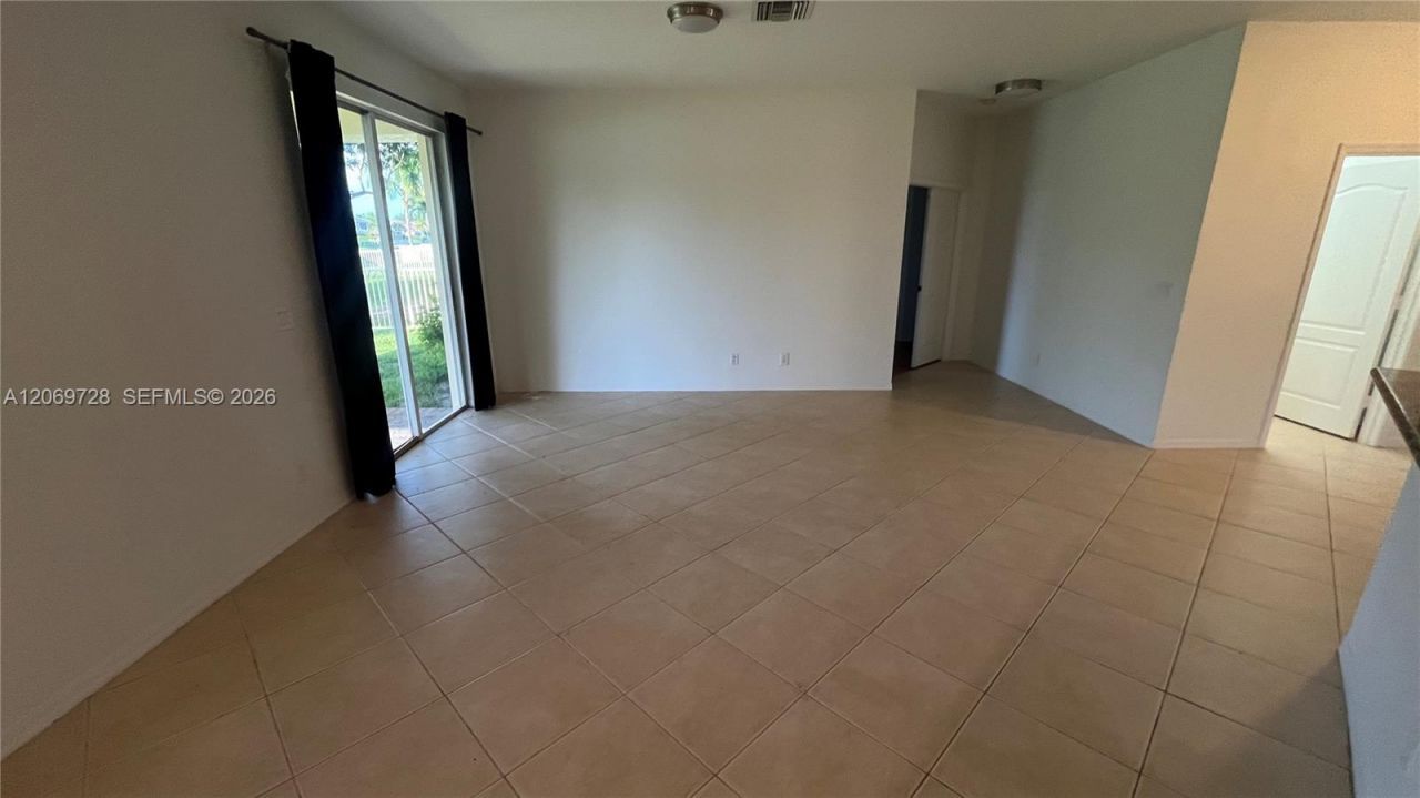 19351 SW 61st St, Unit 19351, Pembroke Pines, FL 33332 Photo
