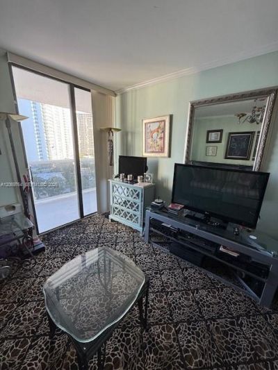 20505 E Country Club Dr , Unit 1036, Aventura, FL 33180 Photo