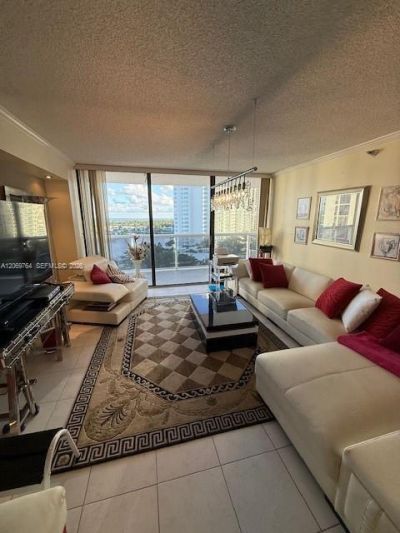 20505 E Country Club Dr , Unit 1036, Aventura, FL 33180 Photo