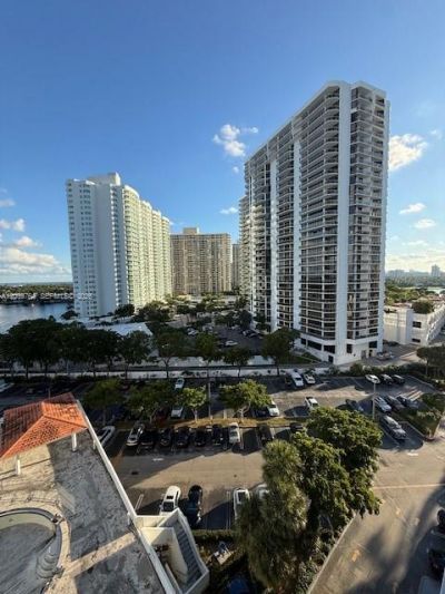20505 E Country Club Dr , Unit 1036, Aventura, FL 33180 Photo