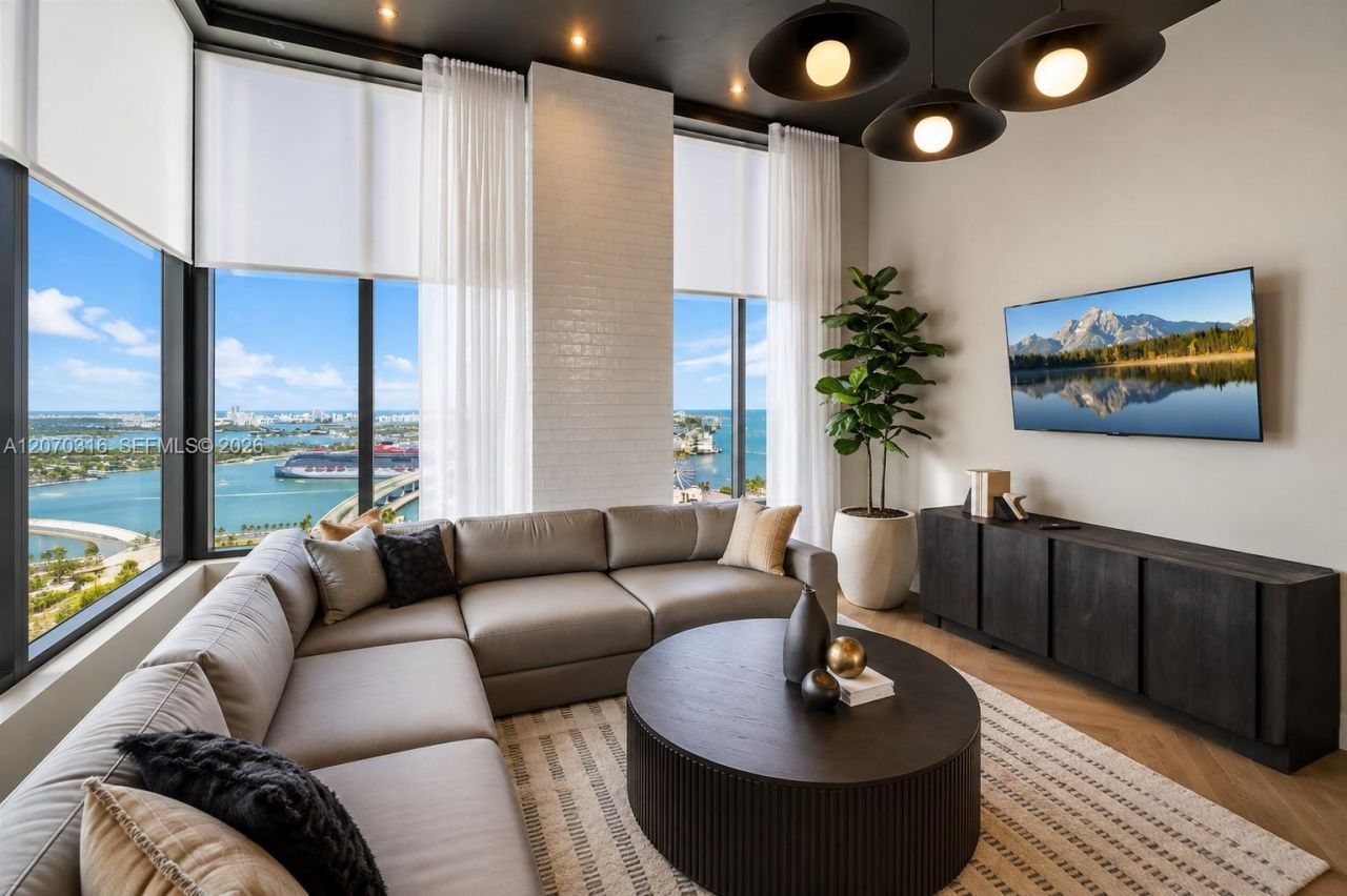 121 NE 5th St , Unit 3713, Miami, FL 33132 Photo