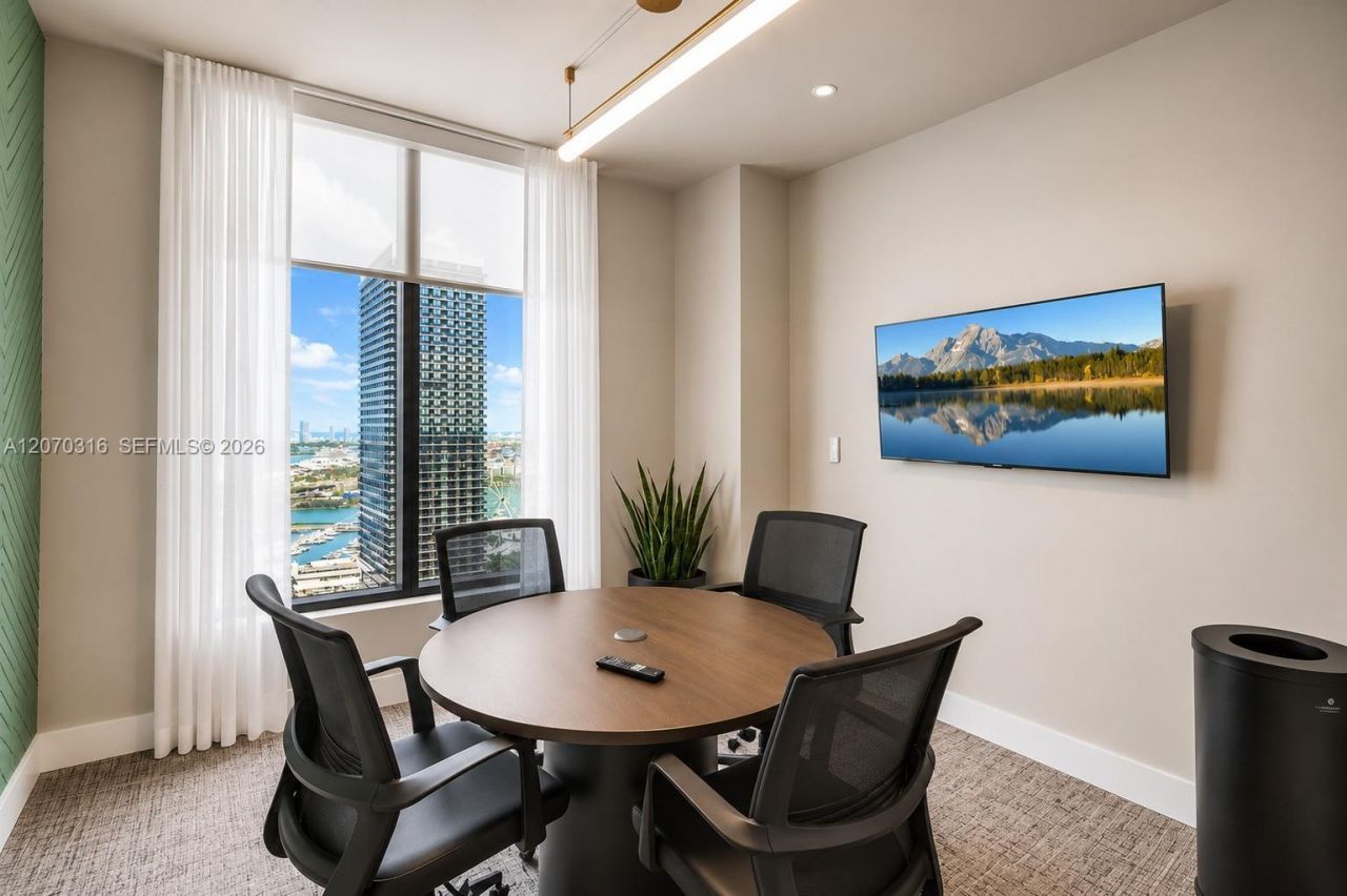 121 NE 5th St , Unit 3713, Miami, FL 33132 Photo
