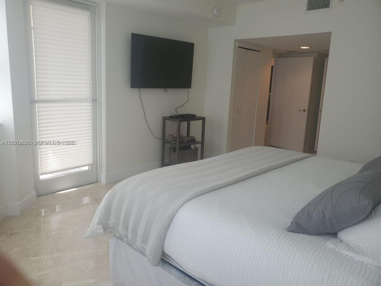 19900 E Country Club Dr , Unit 607, Aventura, FL 33180 Photo