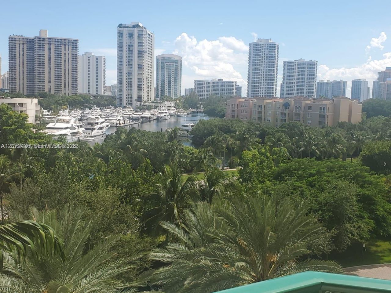 19900 E Country Club Dr , Unit 607, Aventura, FL 33180 Photo