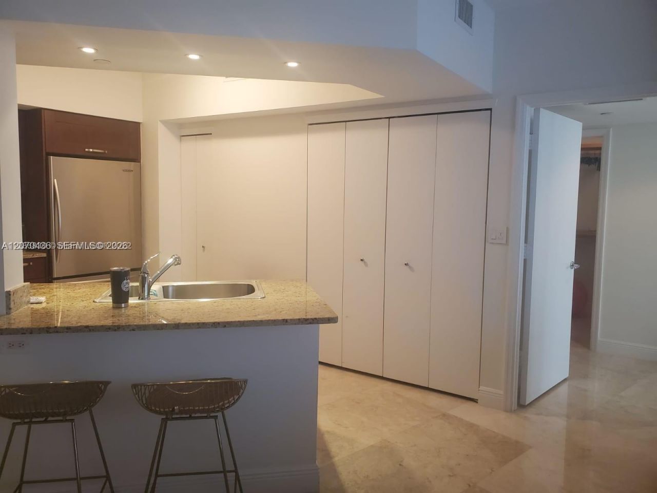 19900 E Country Club Dr , Unit 607, Aventura, FL 33180 Photo