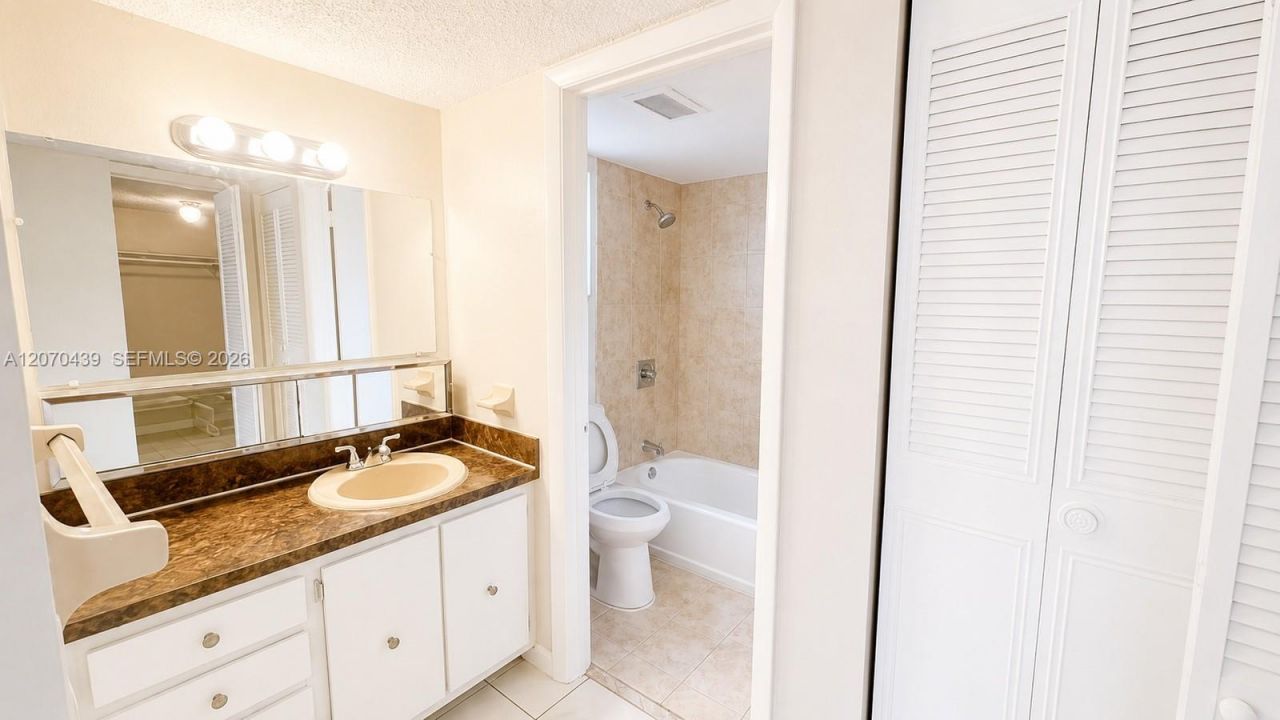 7345 W 4th Ave , Unit 402, Hialeah, FL 33014 Photo