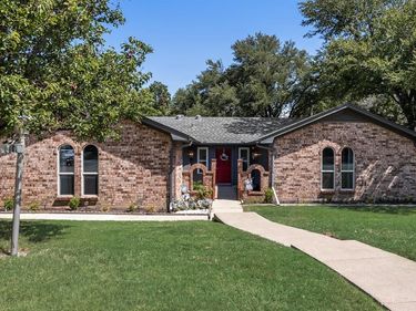 4825 Barnett Street, Fort Worth, TX 76103