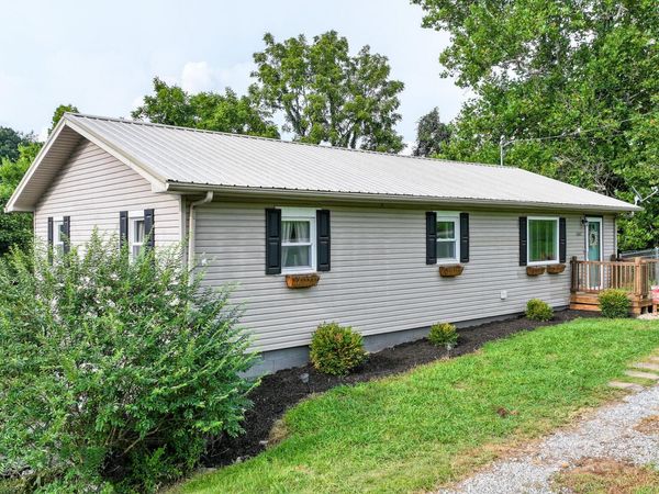 1061 Wilburn Road, Whitesburg, TN 37891