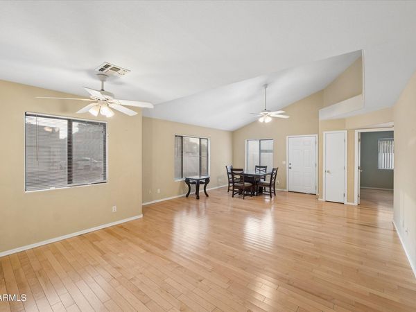 4742 W TOWNLEY Avenue, Glendale, AZ 85302