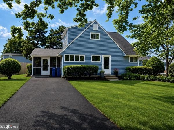 15 CATALPA LANE, LEVITTOWN, PA 19055
