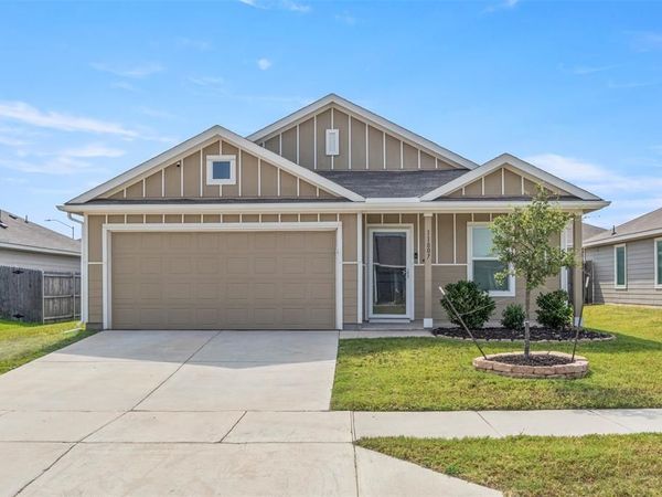 11807 Marcellus Way, Justin, TX 76247