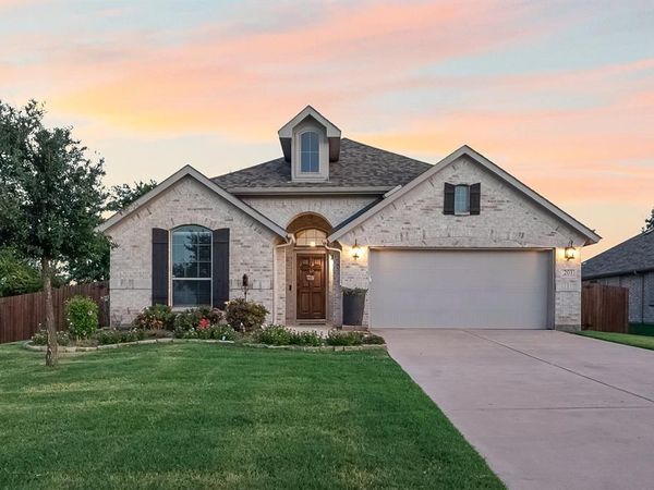 201 Providence Drive, Van Alstyne, TX 75495