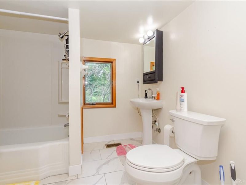 7010 Troy-Frederick Road, Tipp City, OH 45371 Photo 24